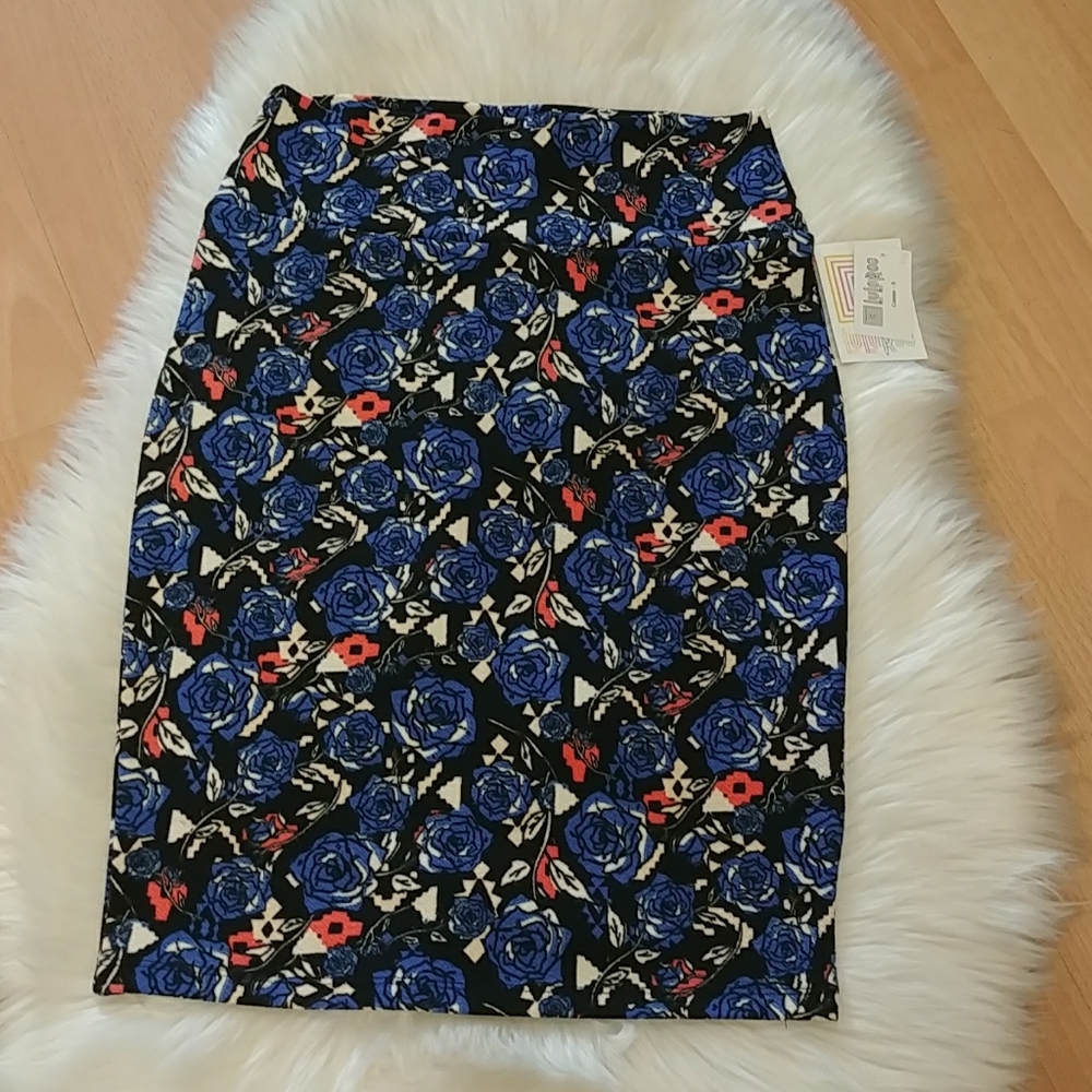LulaRoe 🌹 Floral Sexy Cassie Pencil Skirt